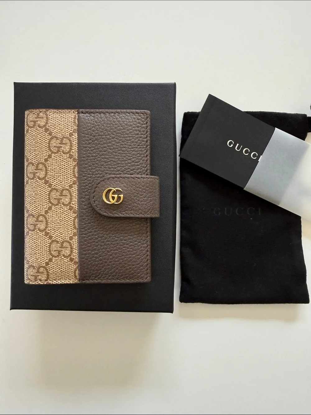 Gucci compact card